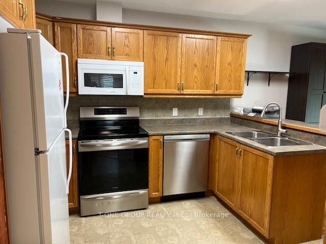 Photo 5 of 1012 Redwood Crescent, Kingston, City Northwest — HOMEH