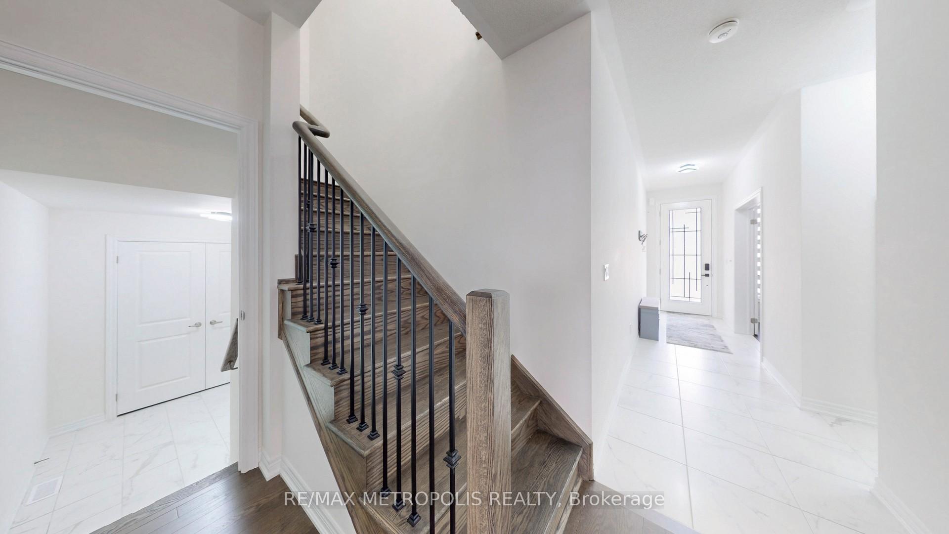 Photo 6 of 1315 Davis Loop, Innisfil, Lefroy — HOMEH
