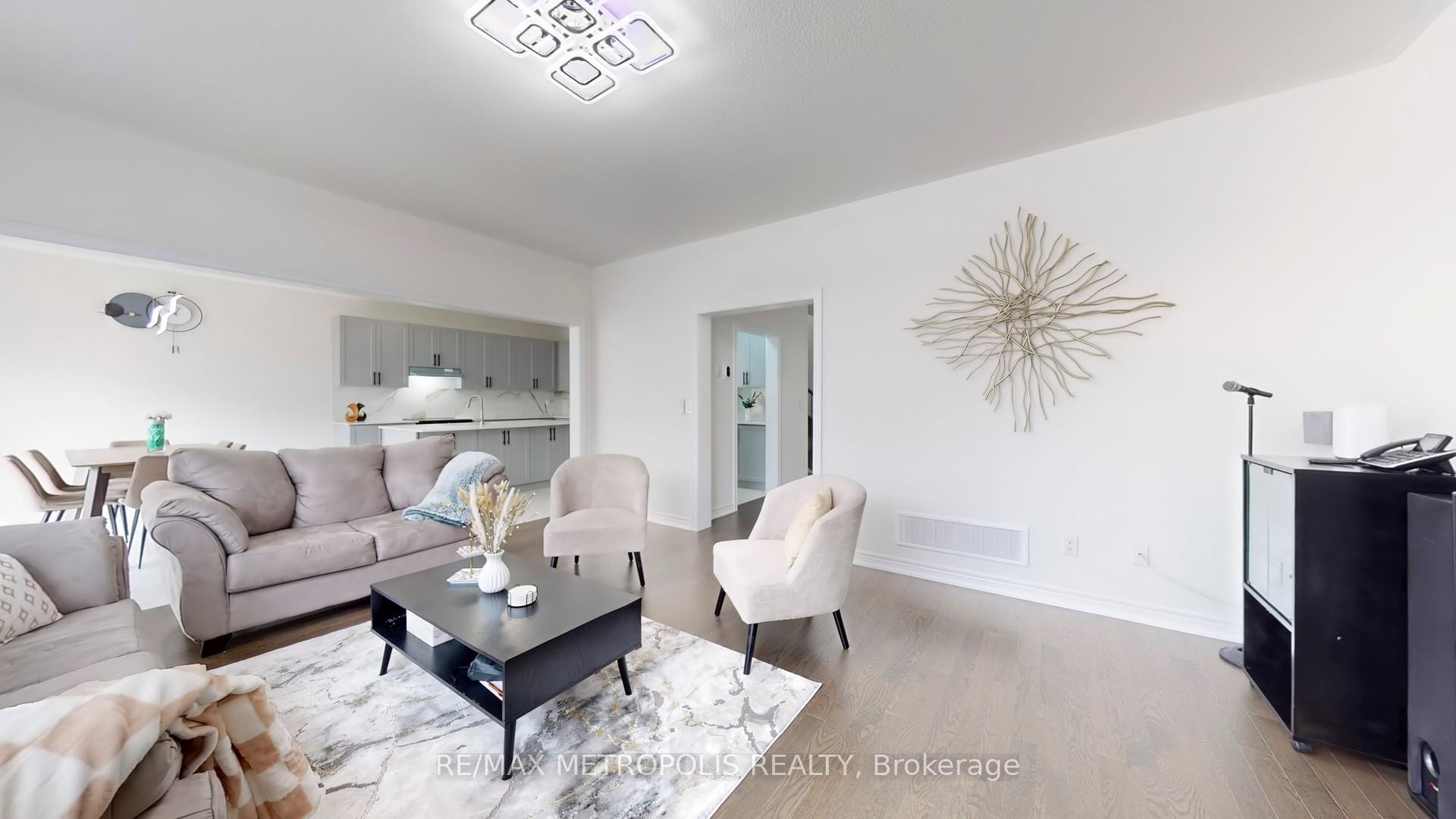 Photo 10 of 1315 Davis Loop, Innisfil, Lefroy — HOMEH
