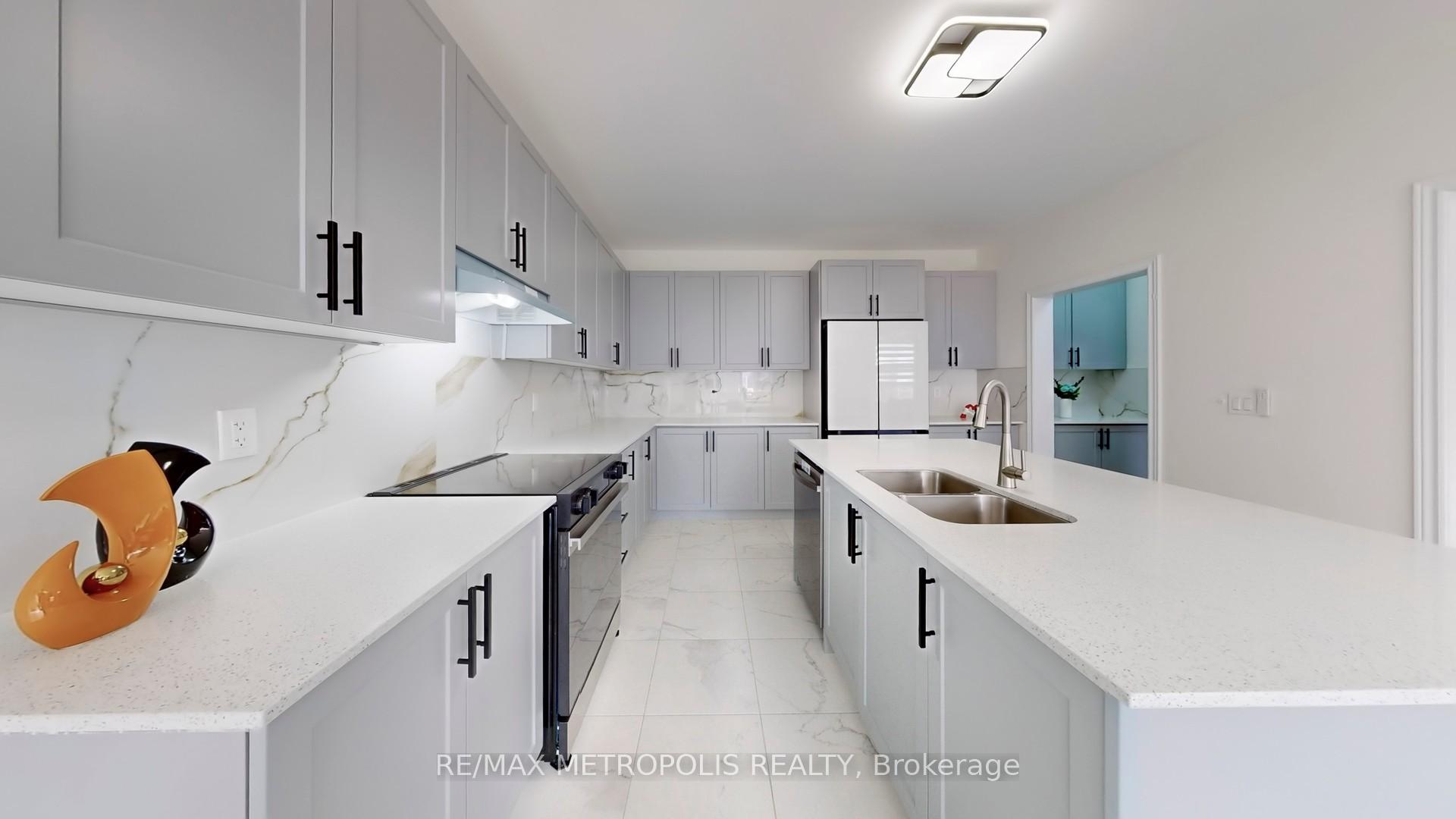 Photo 12 of 1315 Davis Loop, Innisfil, Lefroy — HOMEH