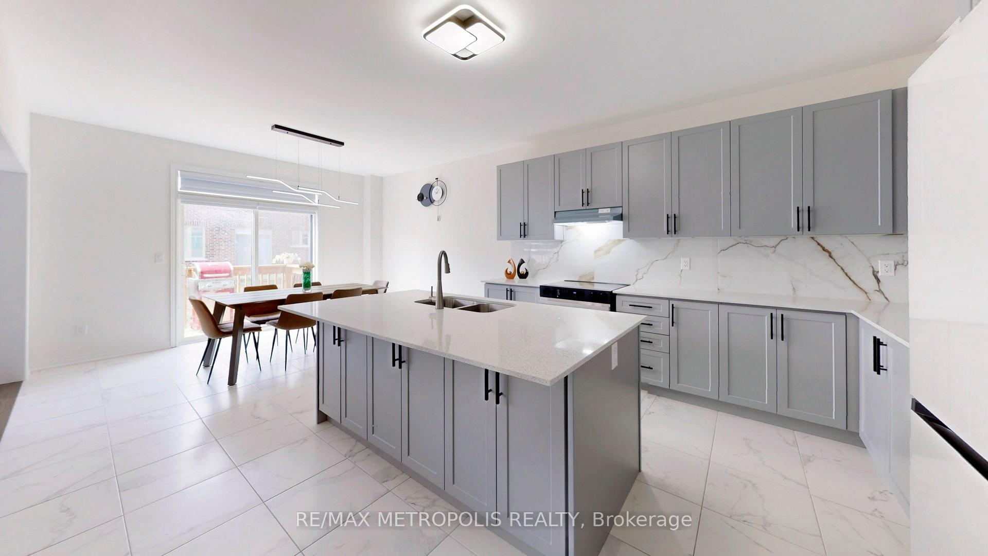 Photo 13 of 1315 Davis Loop, Innisfil, Lefroy — HOMEH