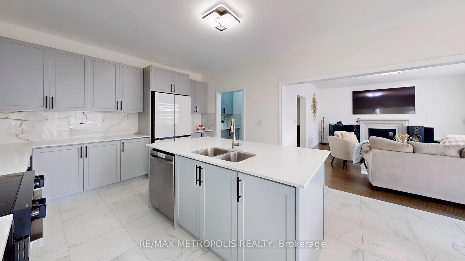 Photo 16 of 1315 Davis Loop, Innisfil, Lefroy — HOMEH