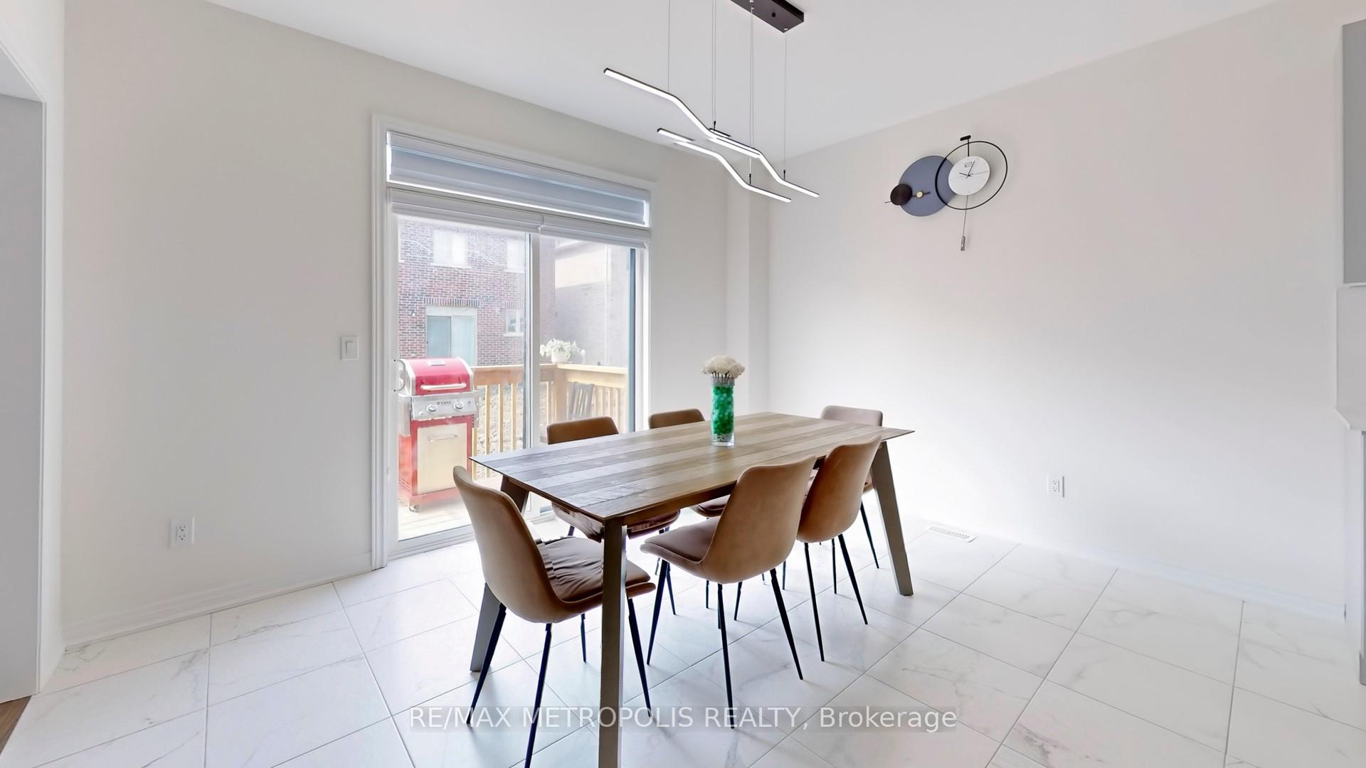 Photo 19 of 1315 Davis Loop, Innisfil, Lefroy — HOMEH
