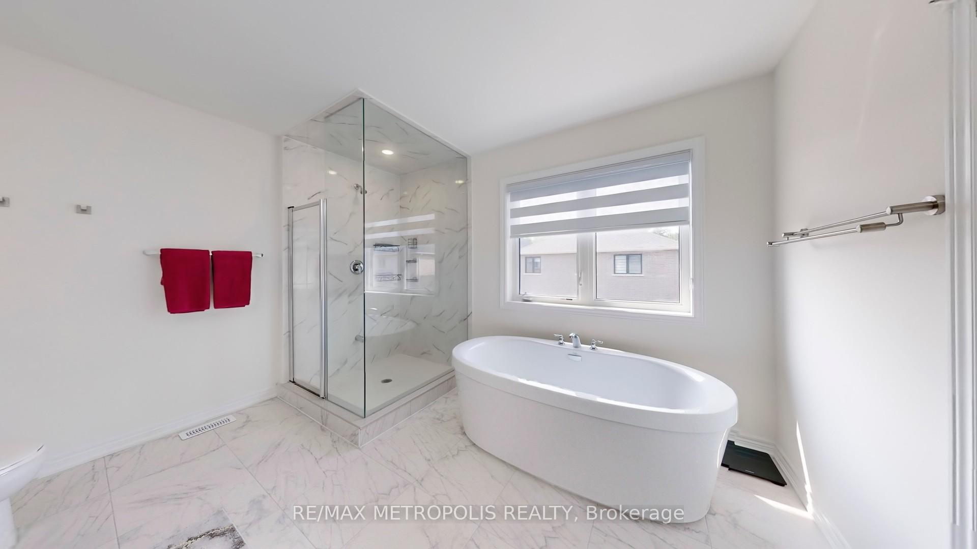 Photo 35 of 1315 Davis Loop, Innisfil, Lefroy — HOMEH