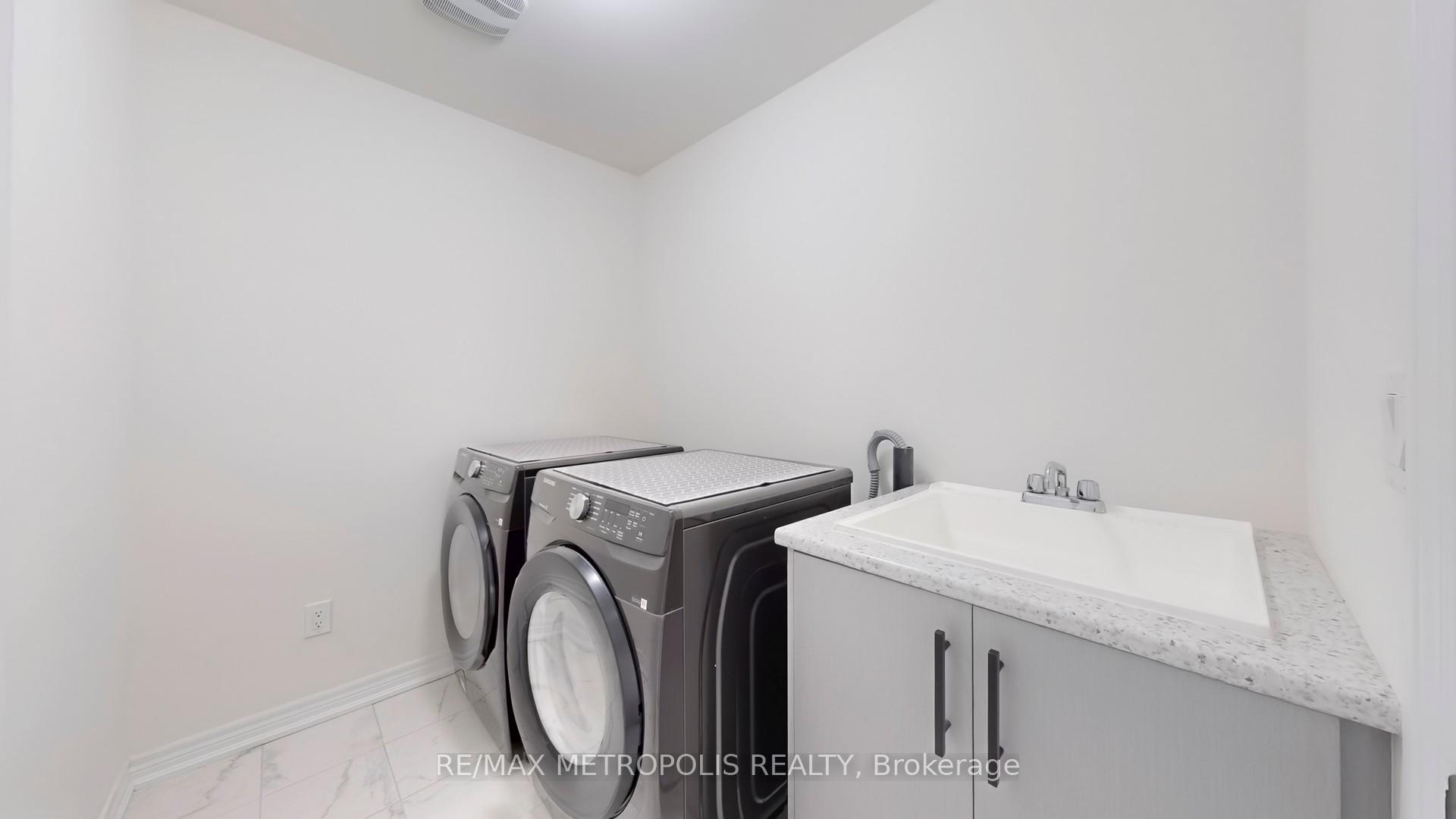 Photo 46 of 1315 Davis Loop, Innisfil, Lefroy — HOMEH
