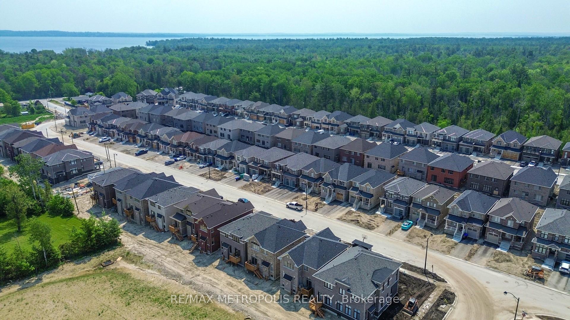Photo 50 of 1315 Davis Loop, Innisfil, Lefroy — HOMEH