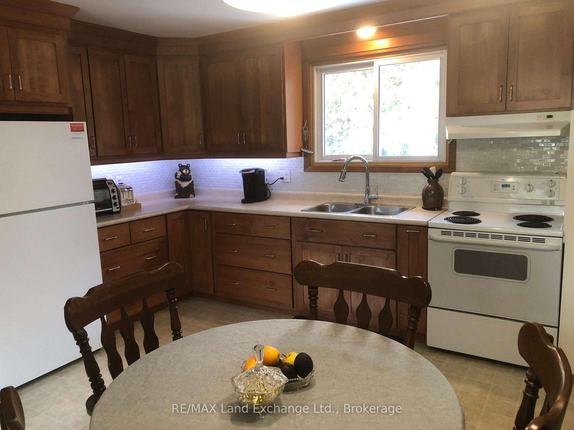 Photo 4 of 8 South Cedar Lane, Kincardine — HOMEH