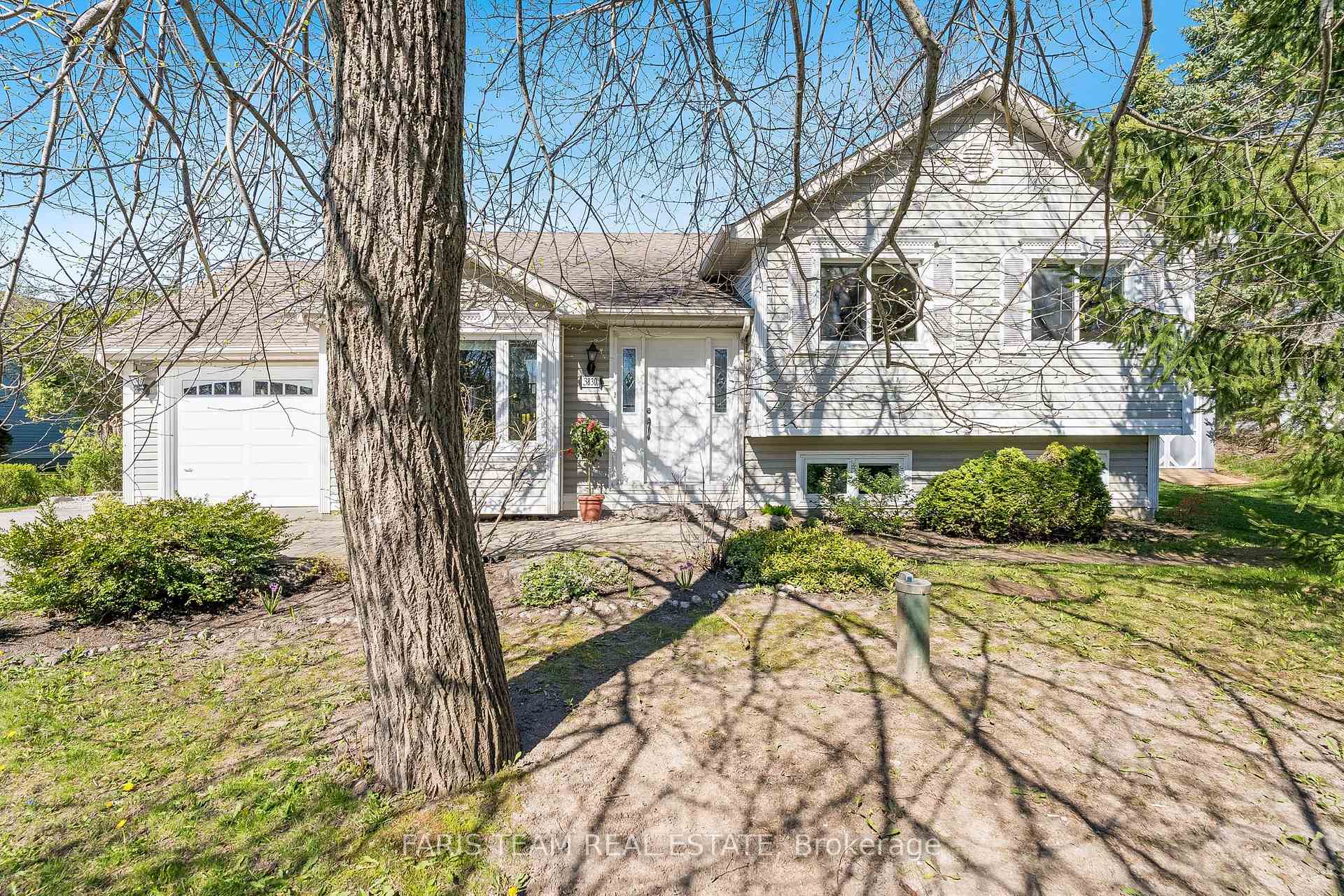Photo 1 of 3830 East Street, Innisfil, Rural Innisfil — HOMEH