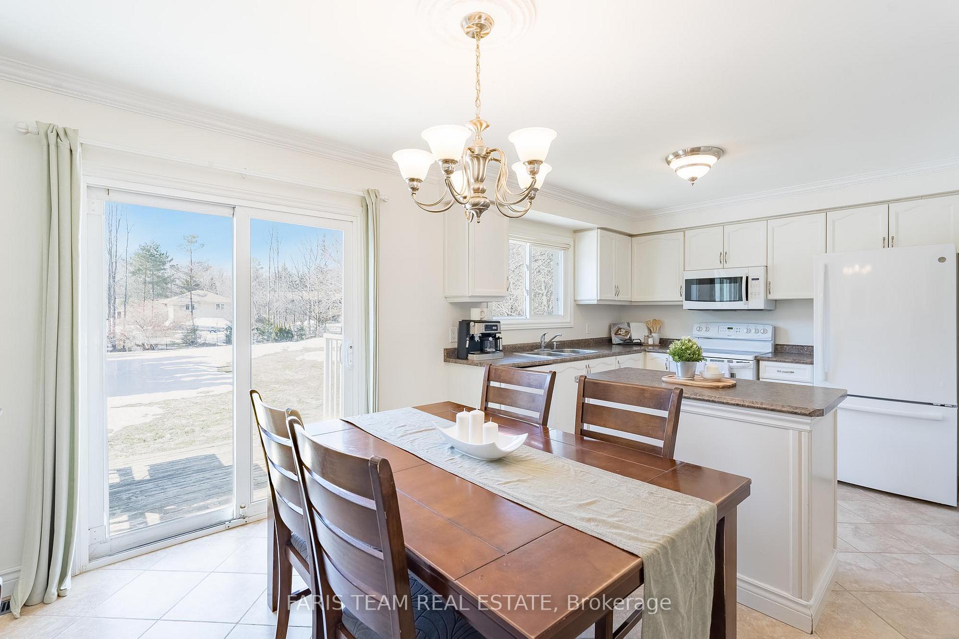 Photo 7 of 3830 East Street, Innisfil, Rural Innisfil — HOMEH