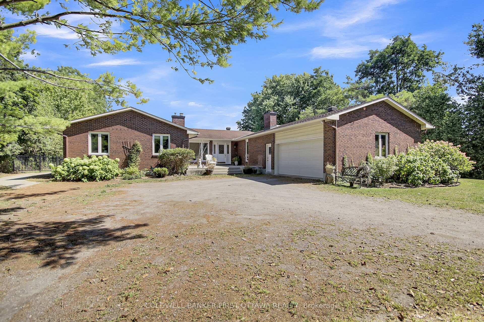 Photo 2 of 5937 Rideau Valley Drive N, Ottawa, Manotick South to Roger Stevens — HOMEH