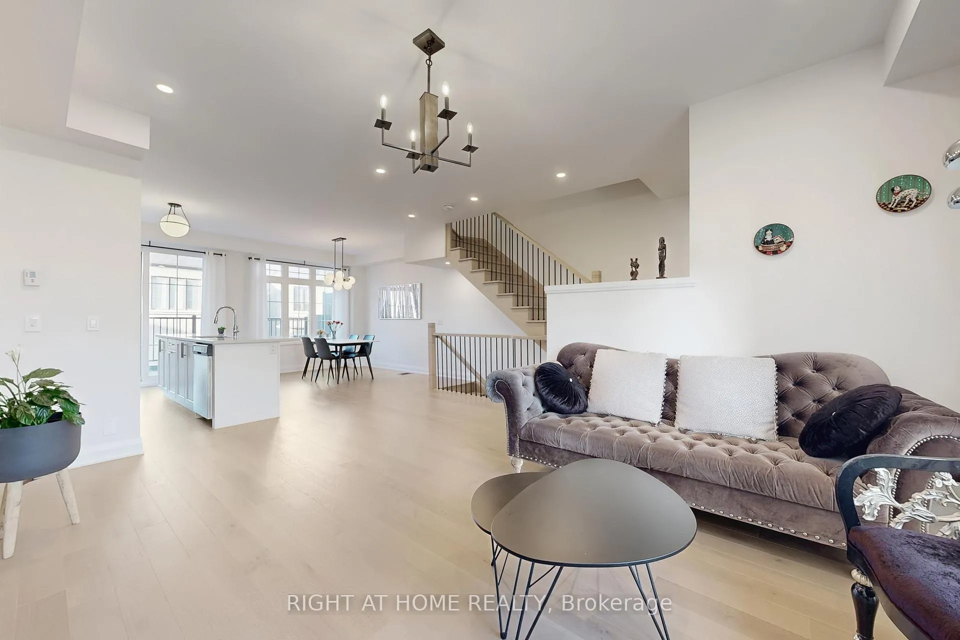 Photo 11 of 10 Percy Rye Avenue, Markham, Angus Glen — HOMEH