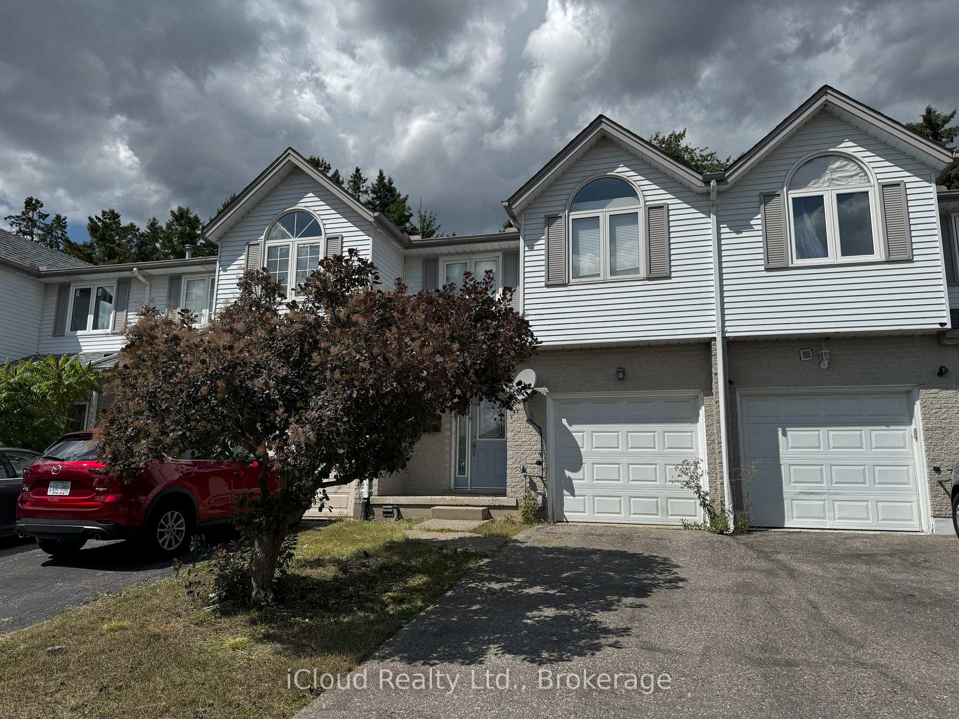Photo 1 of 18 Bankside Drive, Kitchener — HOMEH
