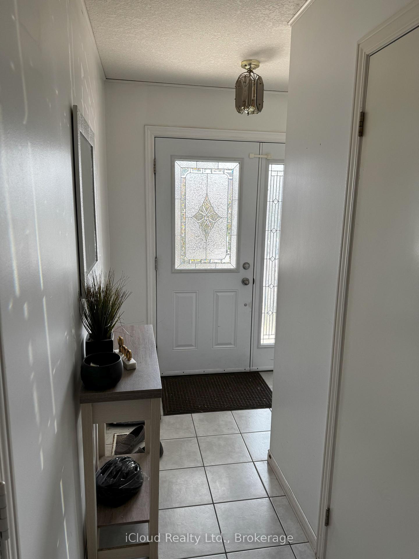 Photo 2 of 18 Bankside Drive, Kitchener — HOMEH