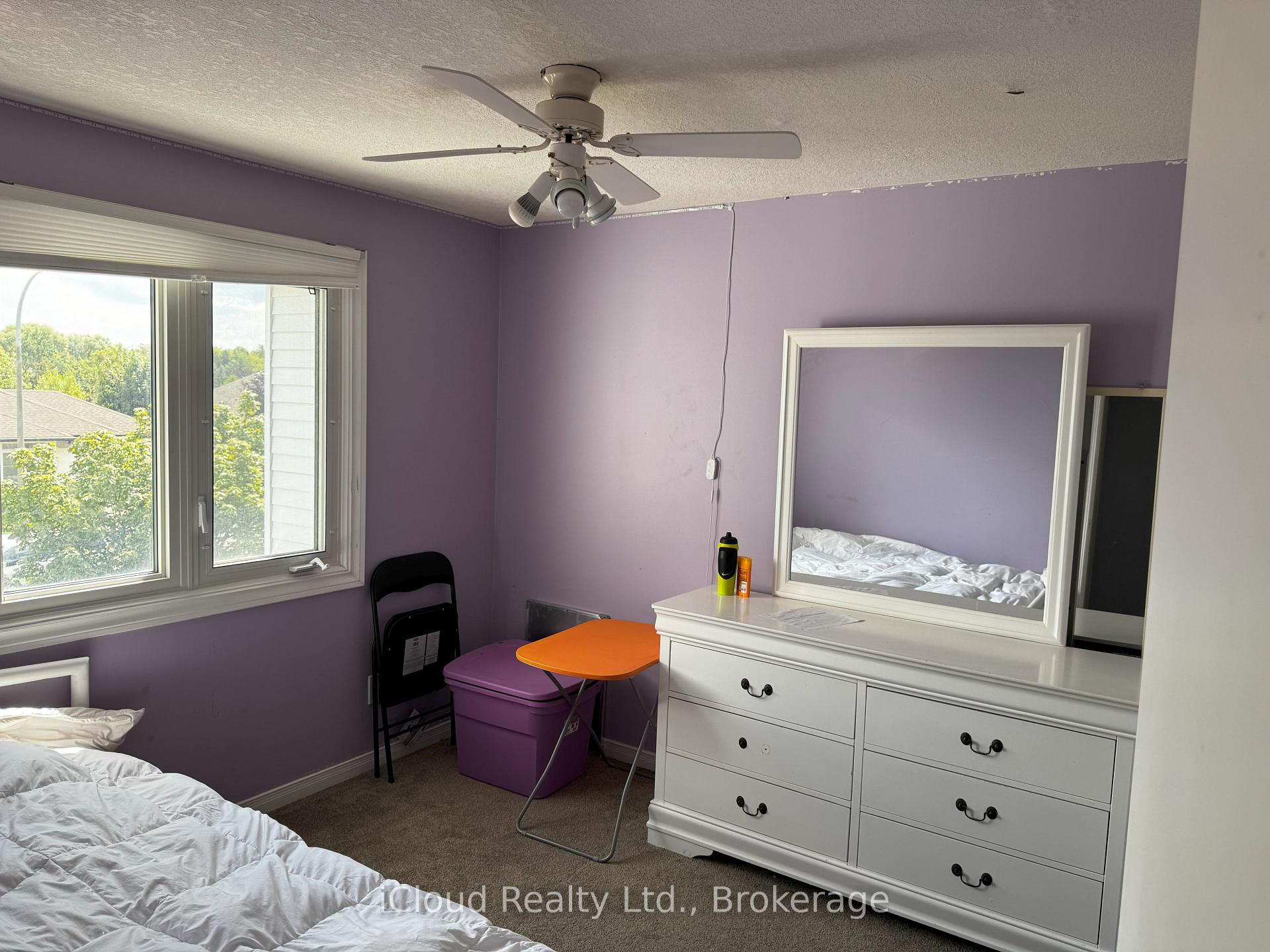 Photo 8 of 18 Bankside Drive, Kitchener — HOMEH