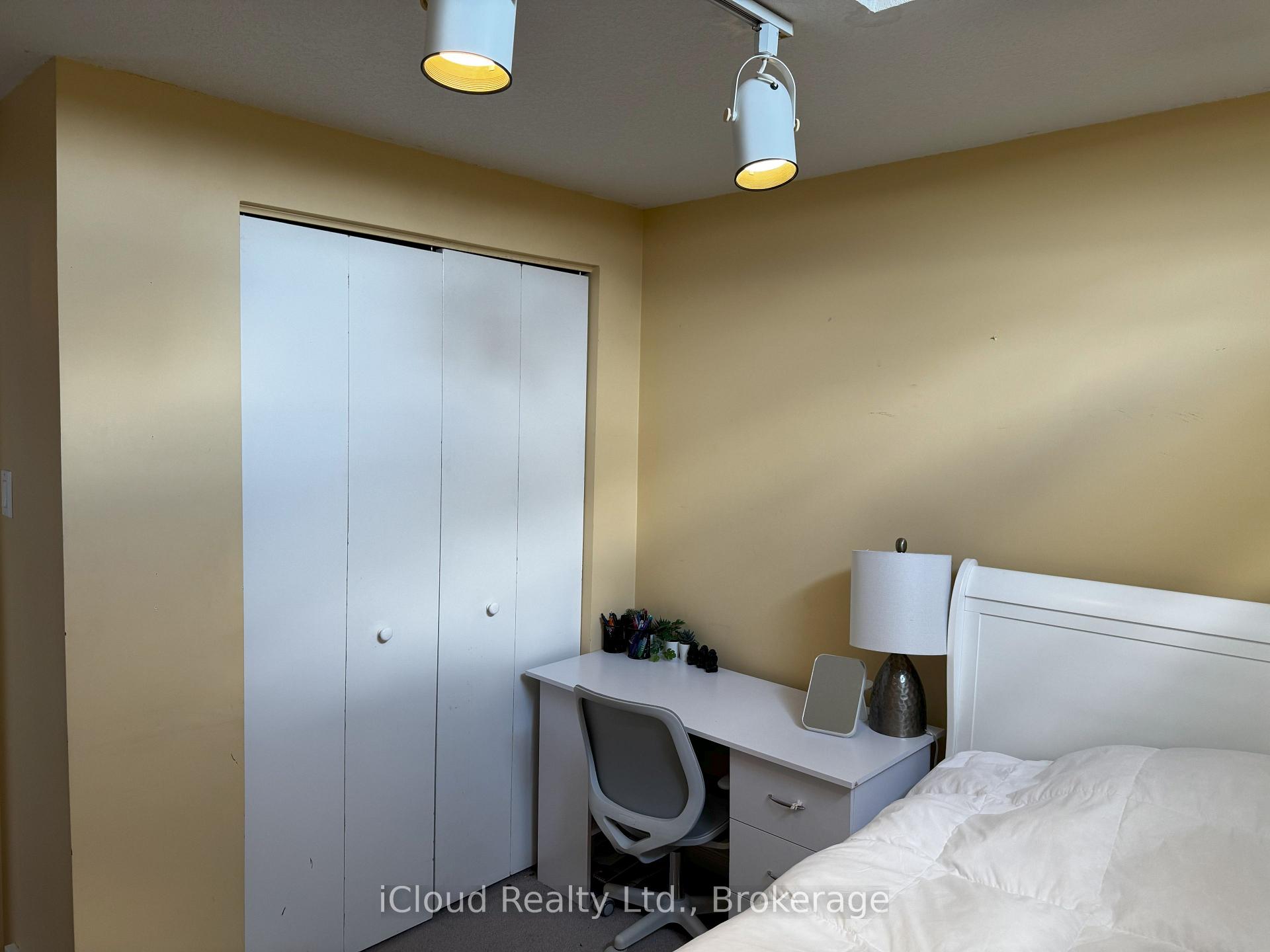 Photo 11 of 18 Bankside Drive, Kitchener — HOMEH
