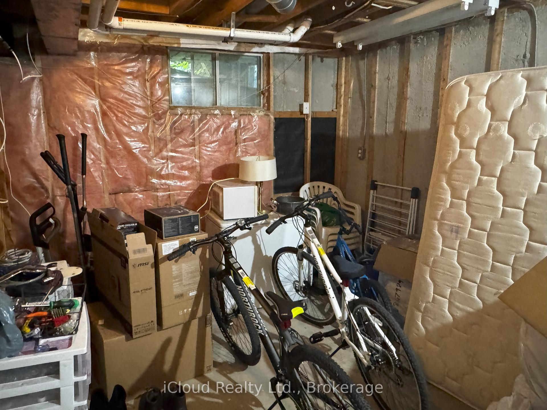 Photo 17 of 18 Bankside Drive, Kitchener — HOMEH
