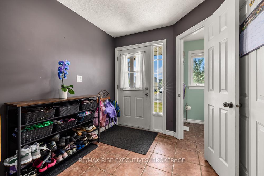 Photo 4 of 105 McKeown Crescent, Loyalist, Amherstview — HOMEH