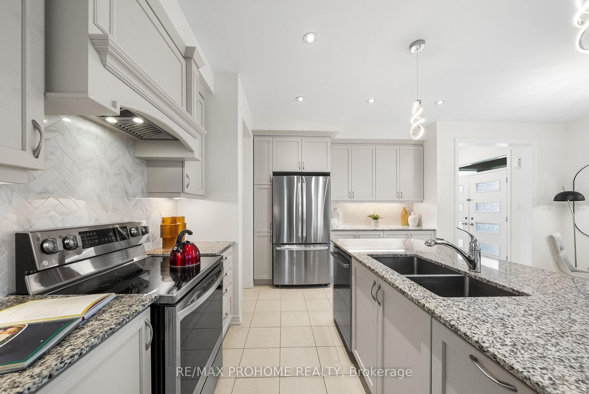 Photo 14 of 1 Frederick Roman Avenue, Markham, Victoria Square — HOMEH