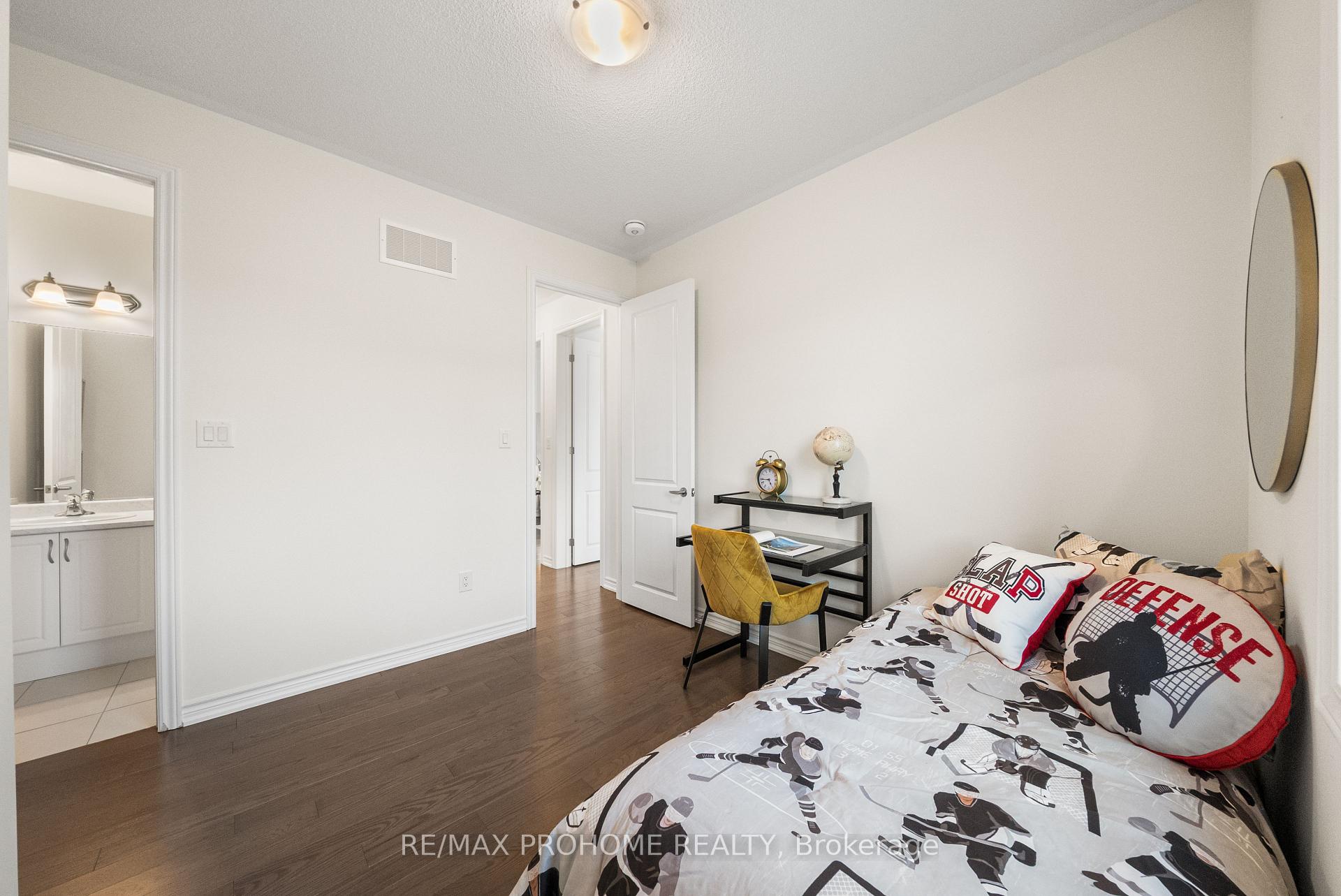 Photo 37 of 1 Frederick Roman Avenue, Markham, Victoria Square — HOMEH