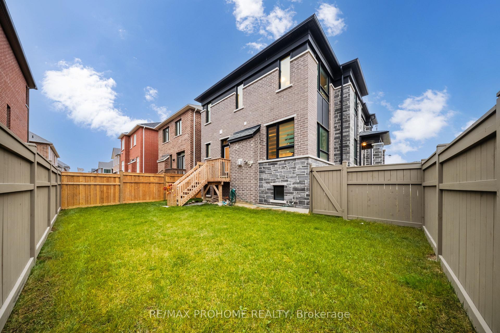 Photo 40 of 1 Frederick Roman Avenue, Markham, Victoria Square — HOMEH