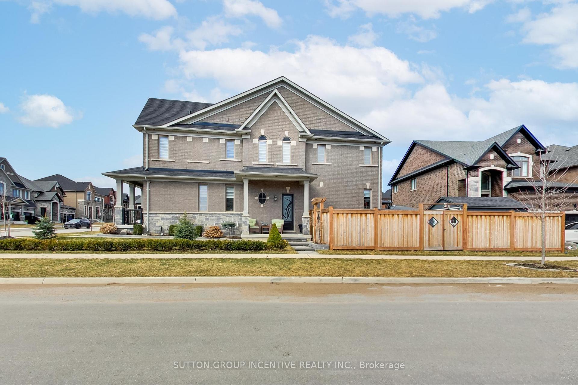 Photo 3 of 1400 Blackmore Street, Innisfil, Alcona — HOMEH