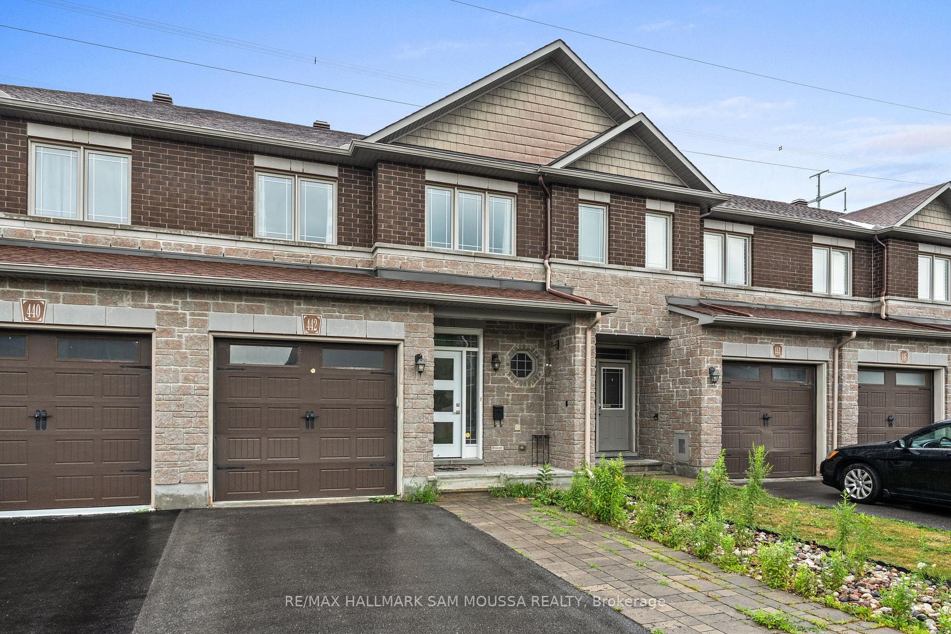 Photo 2 of 442 Barrick Hill Road, Ottawa, Kanata - Emerald Meadows/Trailwest — HOMEH