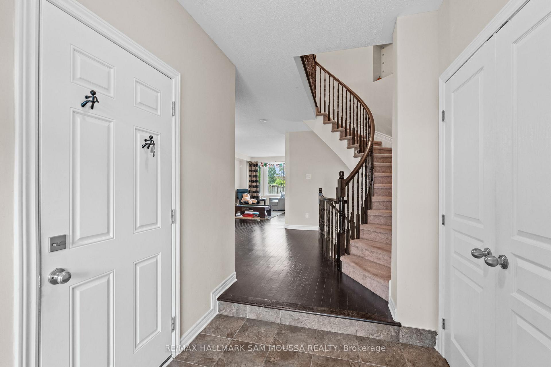 Photo 5 of 442 Barrick Hill Road, Ottawa, Kanata - Emerald Meadows/Trailwest — HOMEH