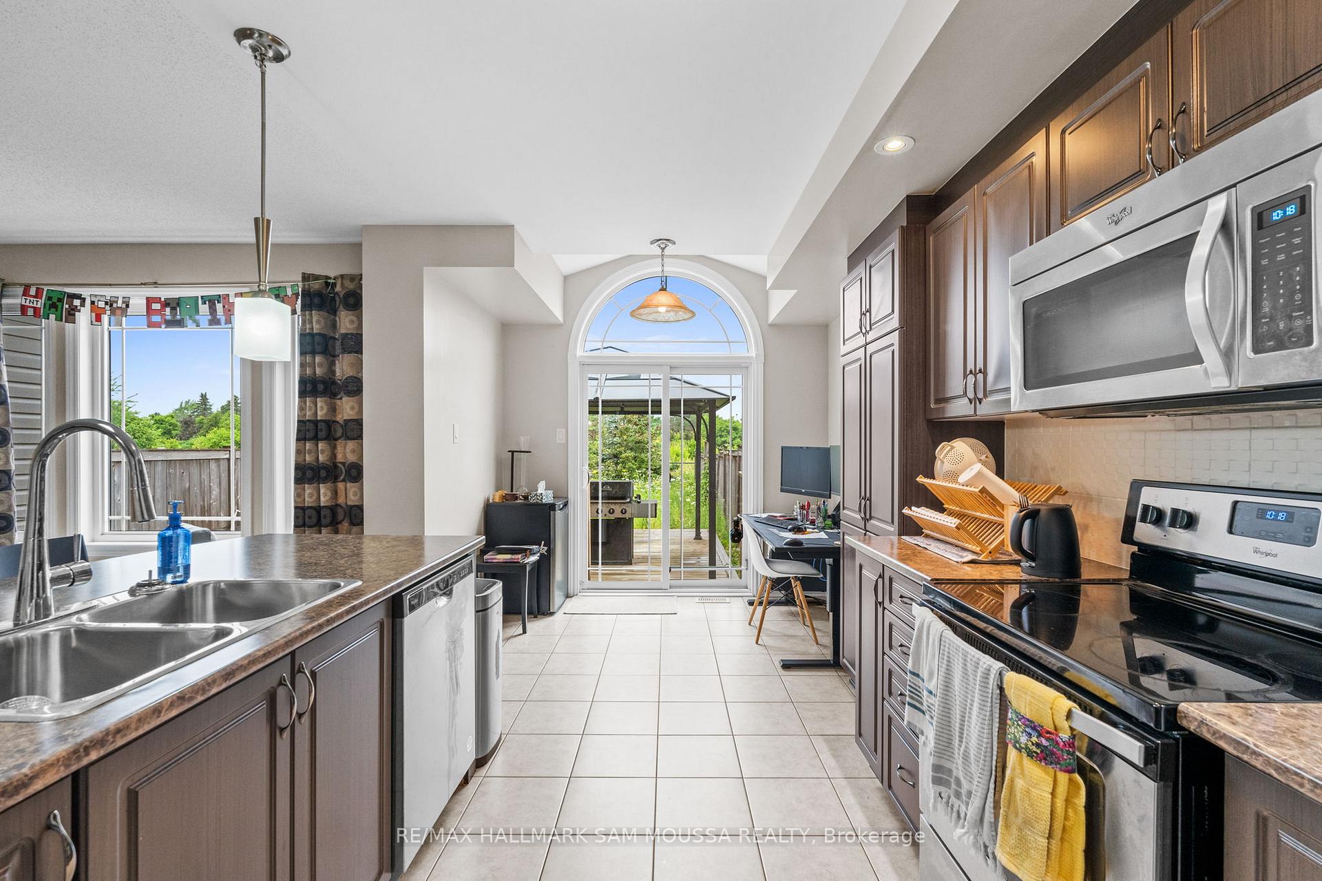 Photo 9 of 442 Barrick Hill Road, Ottawa, Kanata - Emerald Meadows/Trailwest — HOMEH