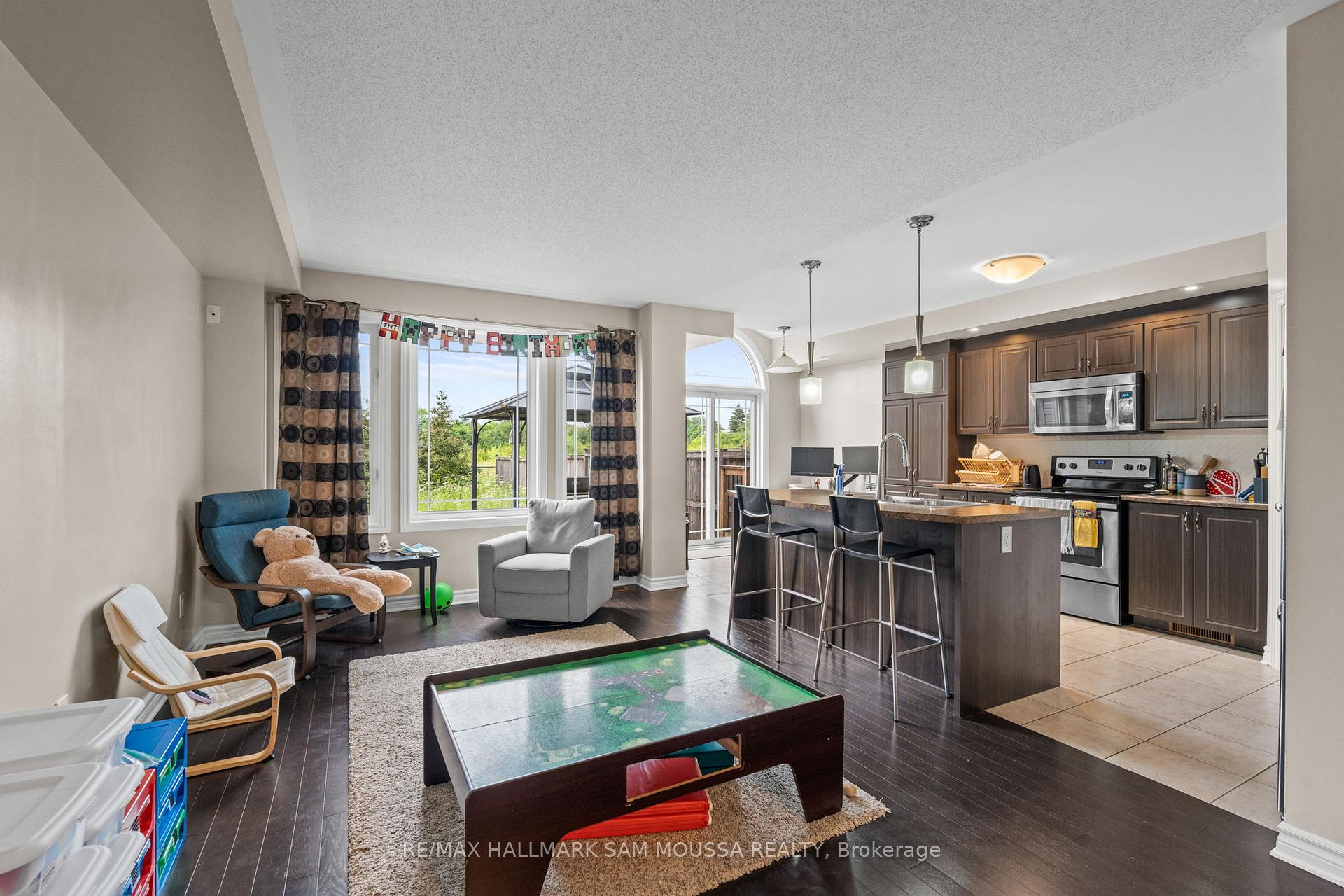 Photo 12 of 442 Barrick Hill Road, Ottawa, Kanata - Emerald Meadows/Trailwest — HOMEH