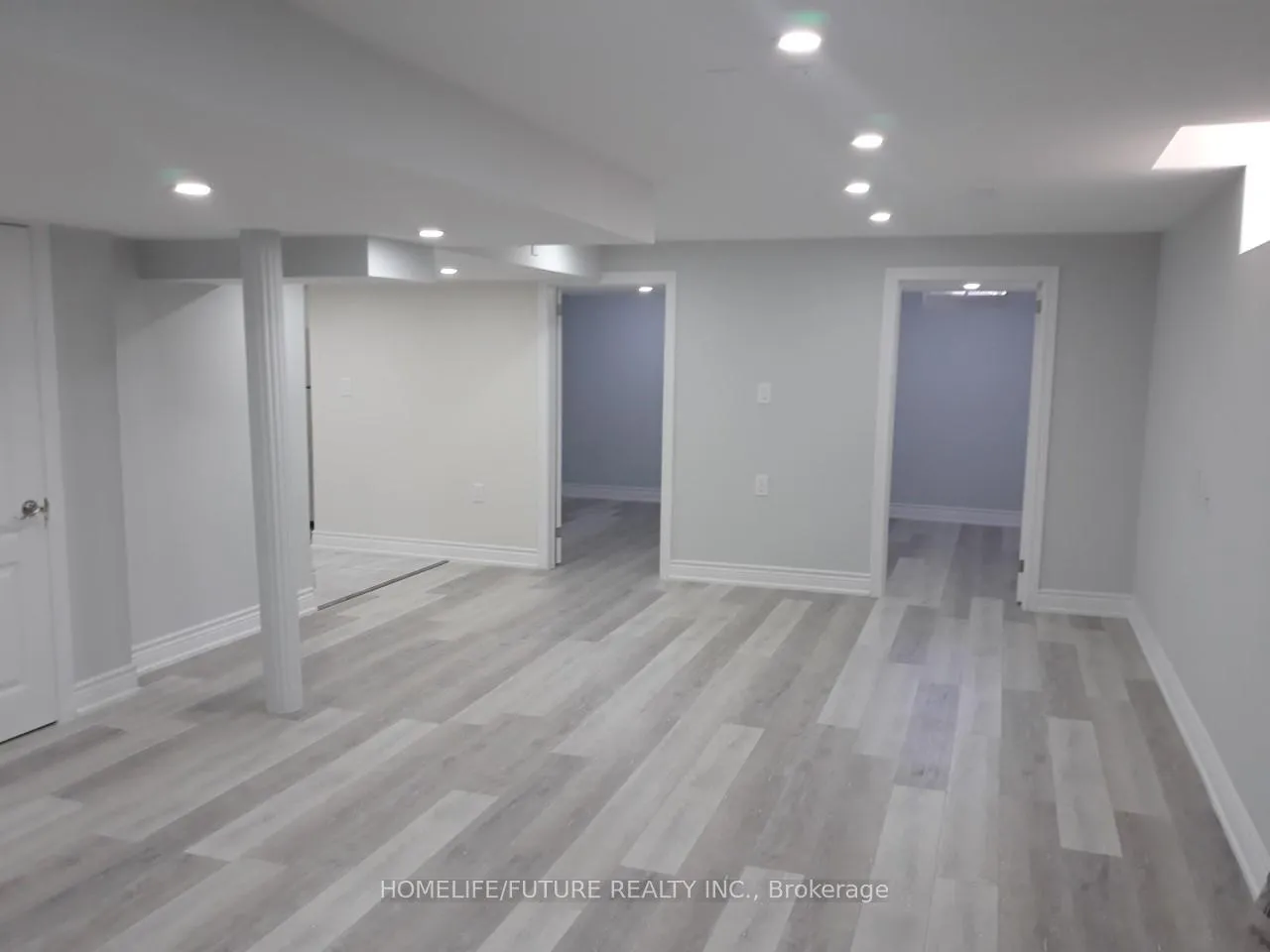 Photo 3 of 21 Eastvale Drive, Markham, Cedarwood — HOMEH