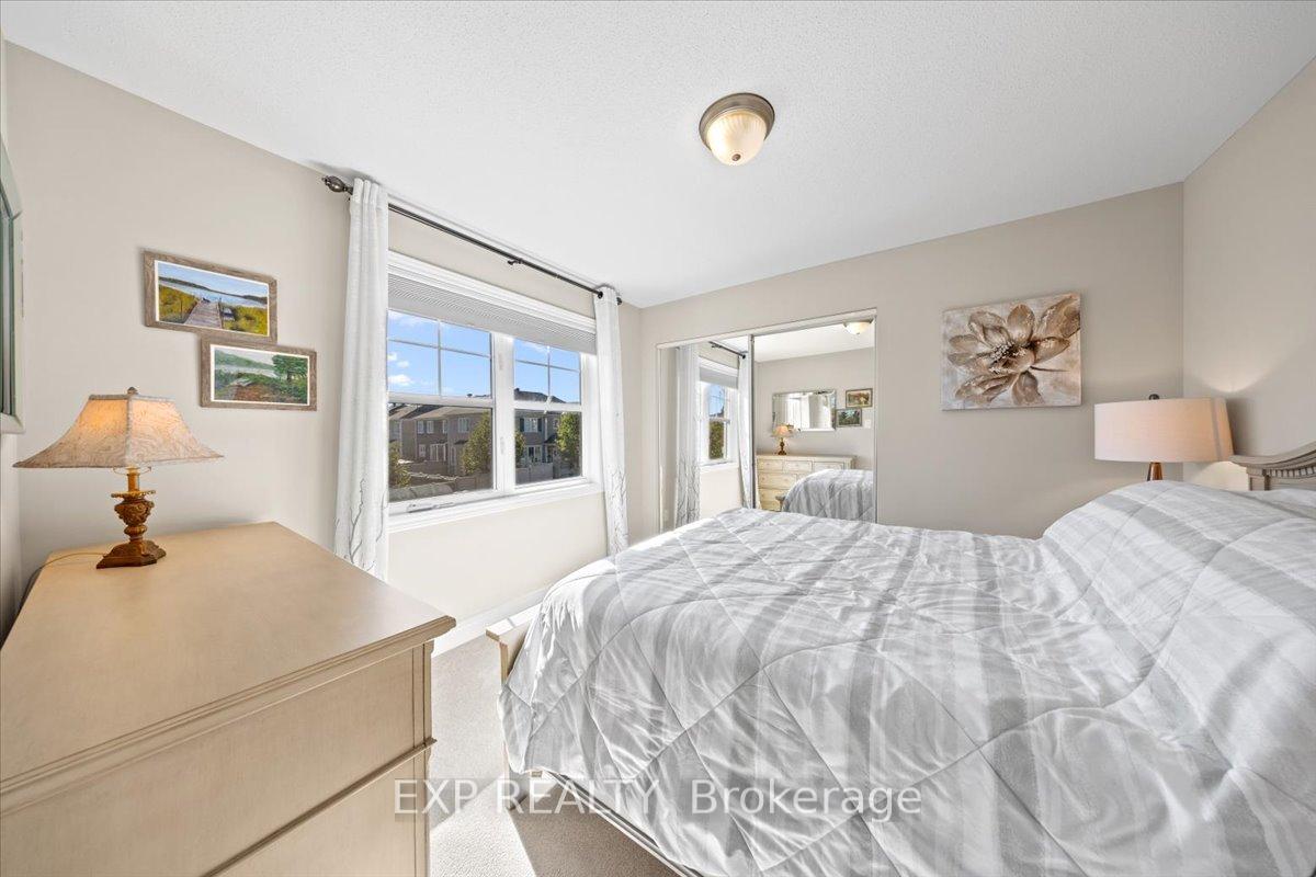 Photo 31 of 33 Solaris Drive, Ottawa, Kanata - Emerald Meadows/Trailwest — HOMEH