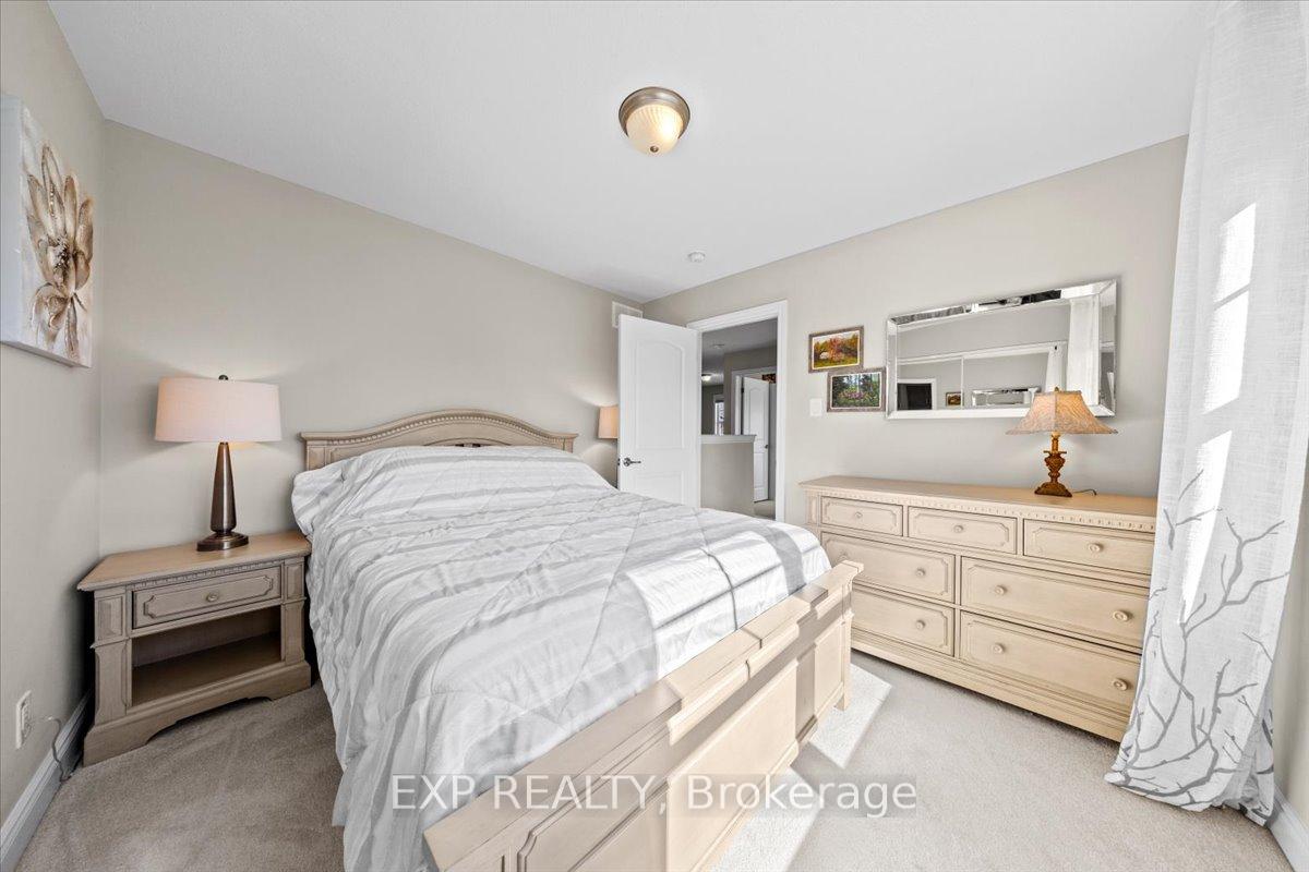 Photo 32 of 33 Solaris Drive, Ottawa, Kanata - Emerald Meadows/Trailwest — HOMEH