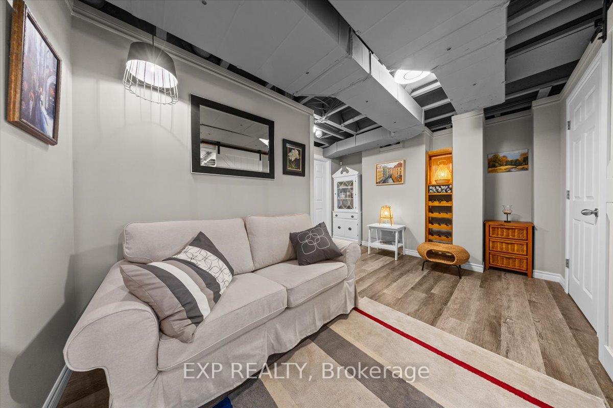 Photo 35 of 33 Solaris Drive, Ottawa, Kanata - Emerald Meadows/Trailwest — HOMEH
