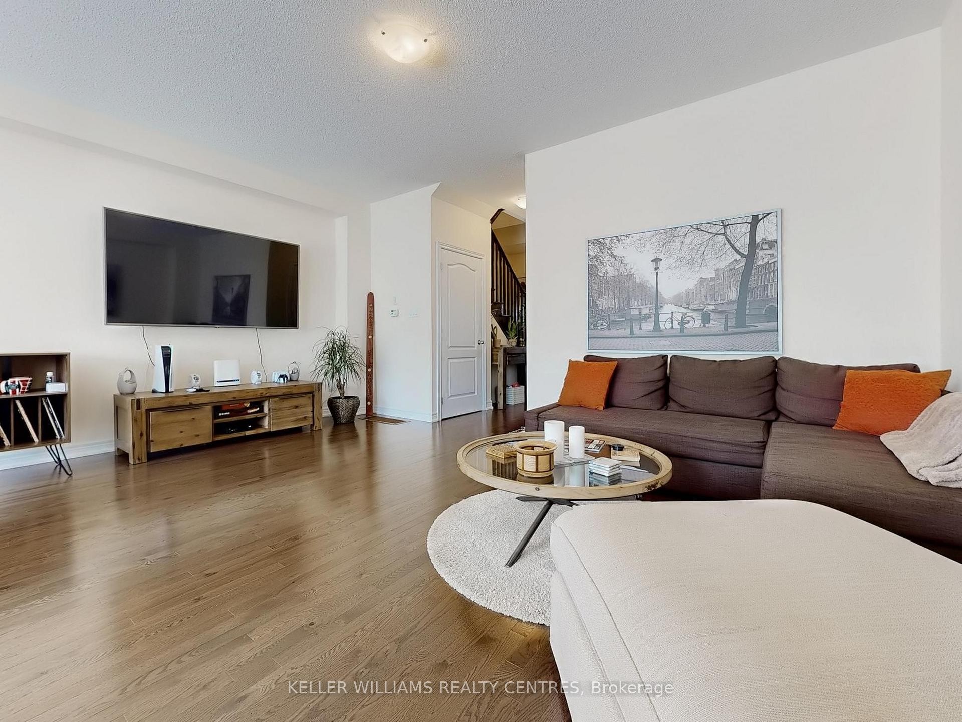 Photo 5 of 1105 Stantin Street, Innisfil, Lefroy — HOMEH