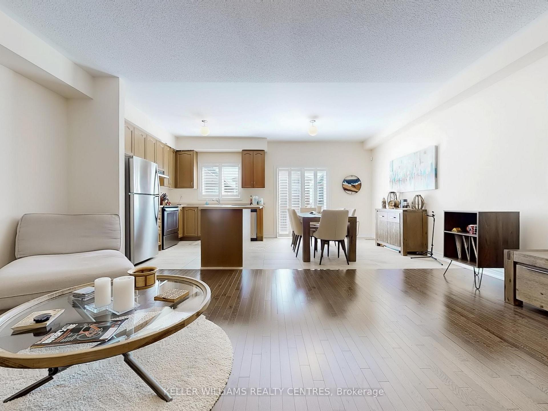 Photo 10 of 1105 Stantin Street, Innisfil, Lefroy — HOMEH