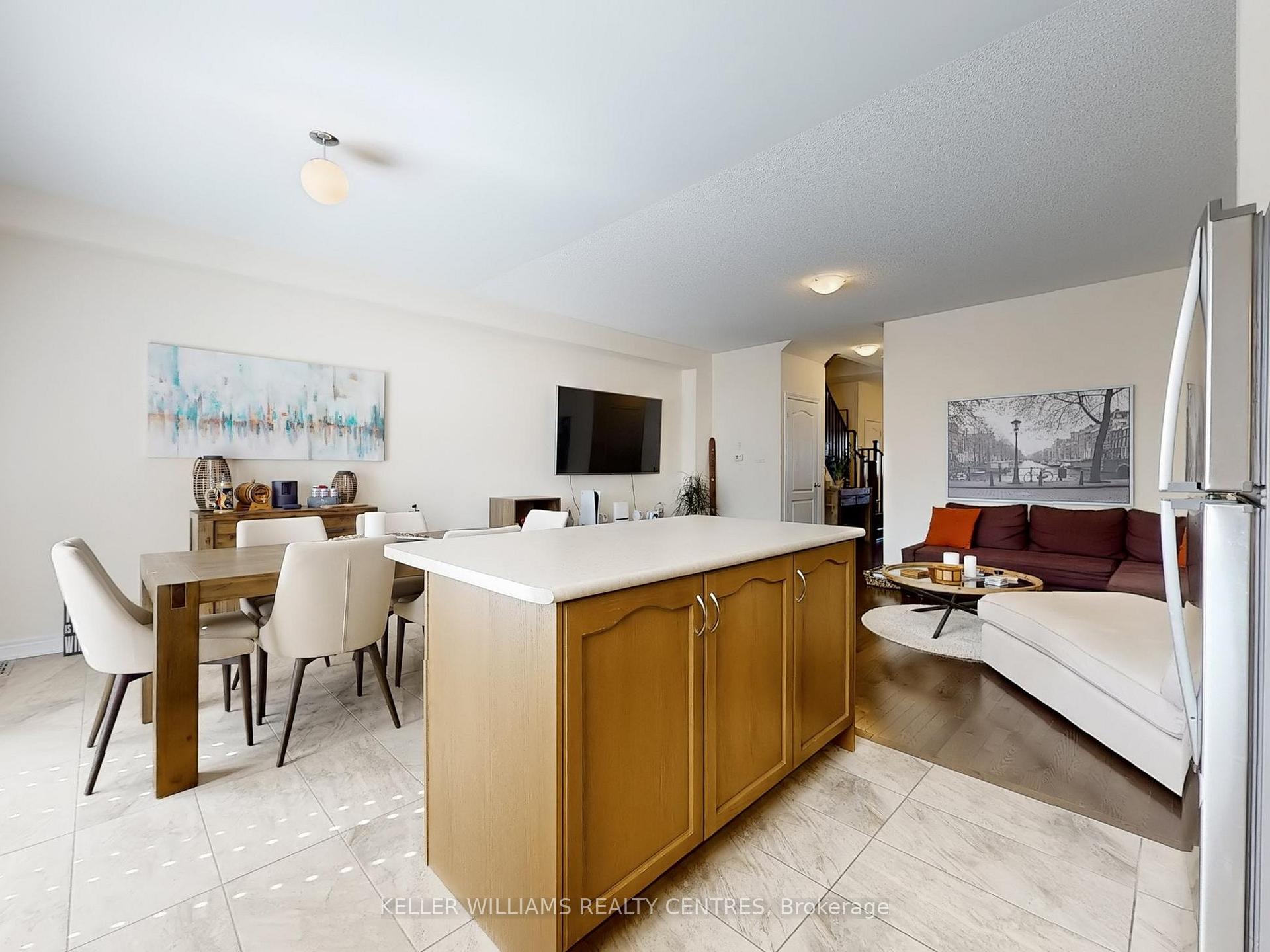Photo 12 of 1105 Stantin Street, Innisfil, Lefroy — HOMEH