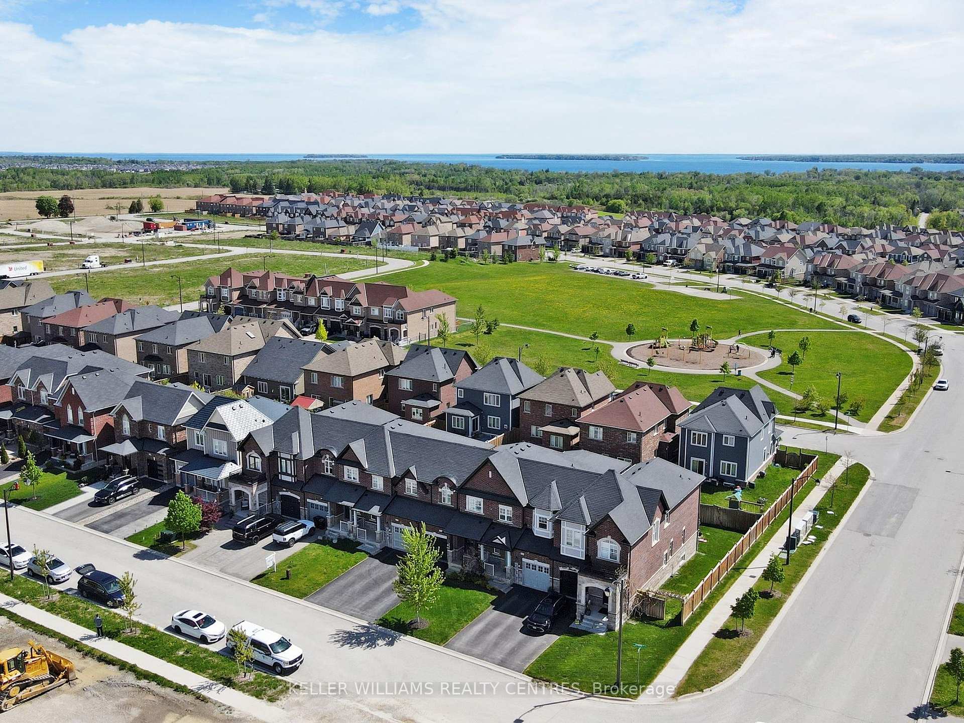 Photo 47 of 1105 Stantin Street, Innisfil, Lefroy — HOMEH