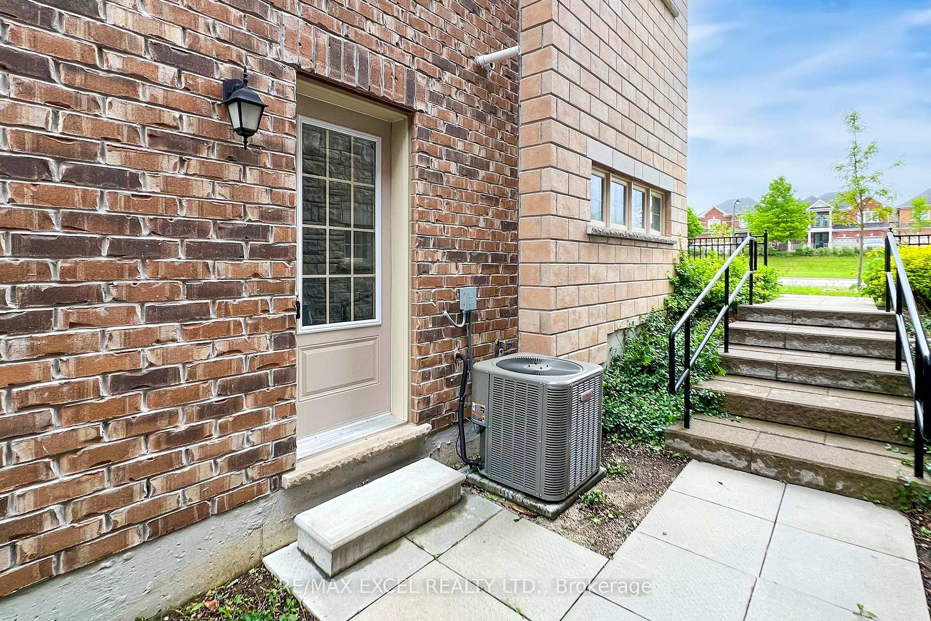 Photo 21 of 283 Dundas Way, Markham, Greensborough — HOMEH