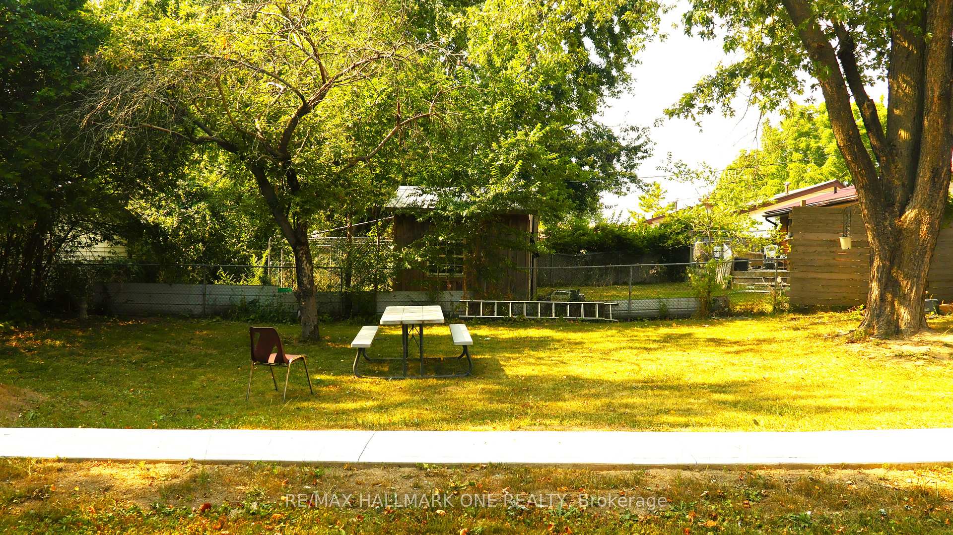 Photo 4 of 68 Sherwood Avenue, Loyalist, Amherstview — HOMEH