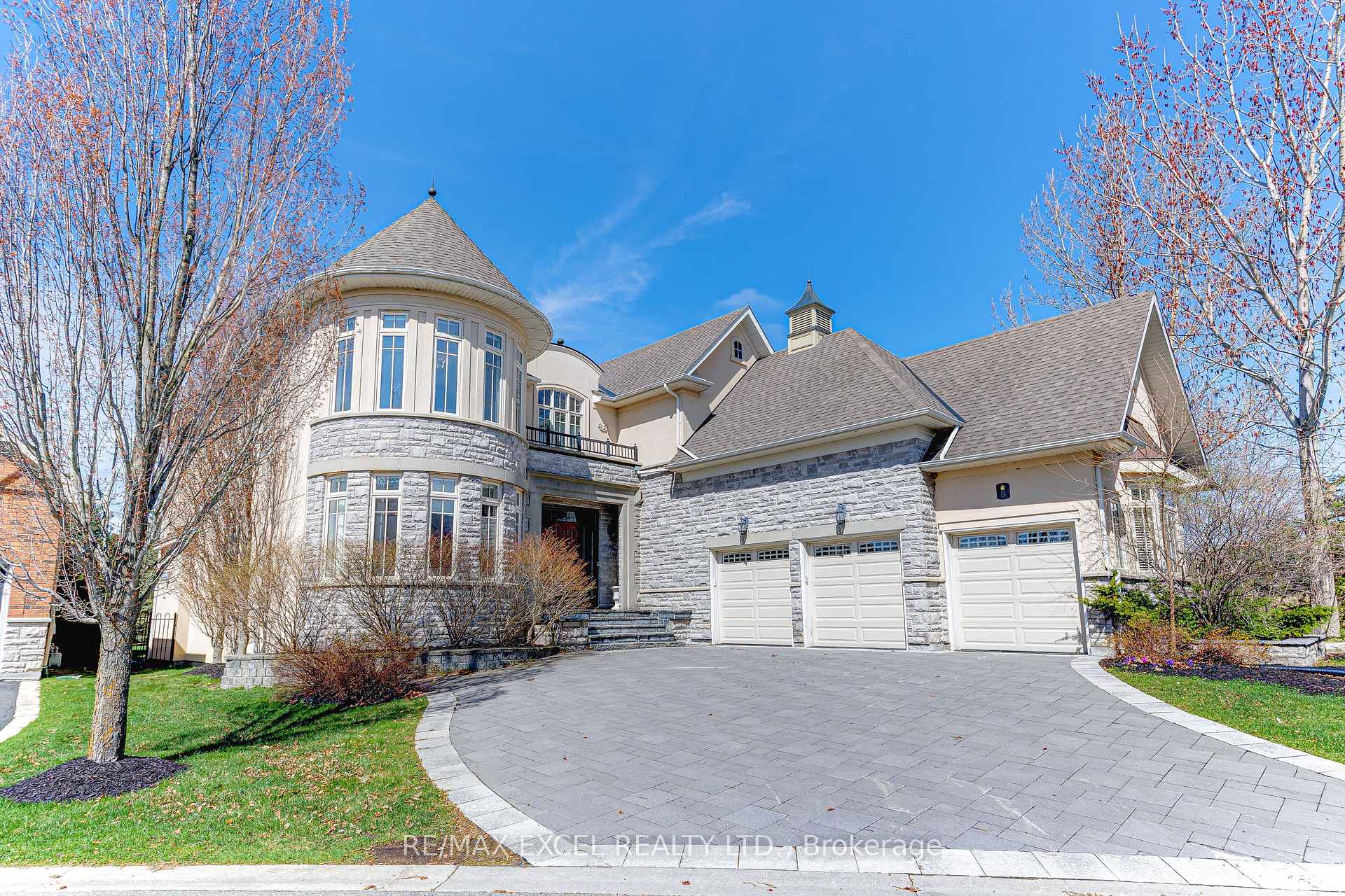 Front of 8 Country Club Drive