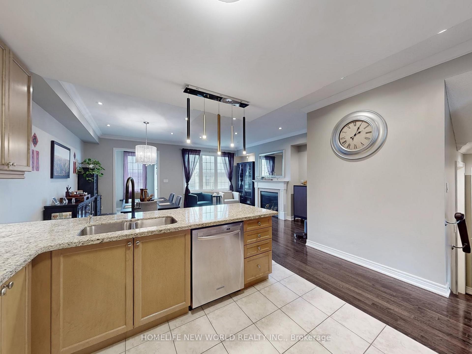 Photo 11 of 118 Betty Roman Boulevard, Markham, Cathedraltown — HOMEH
