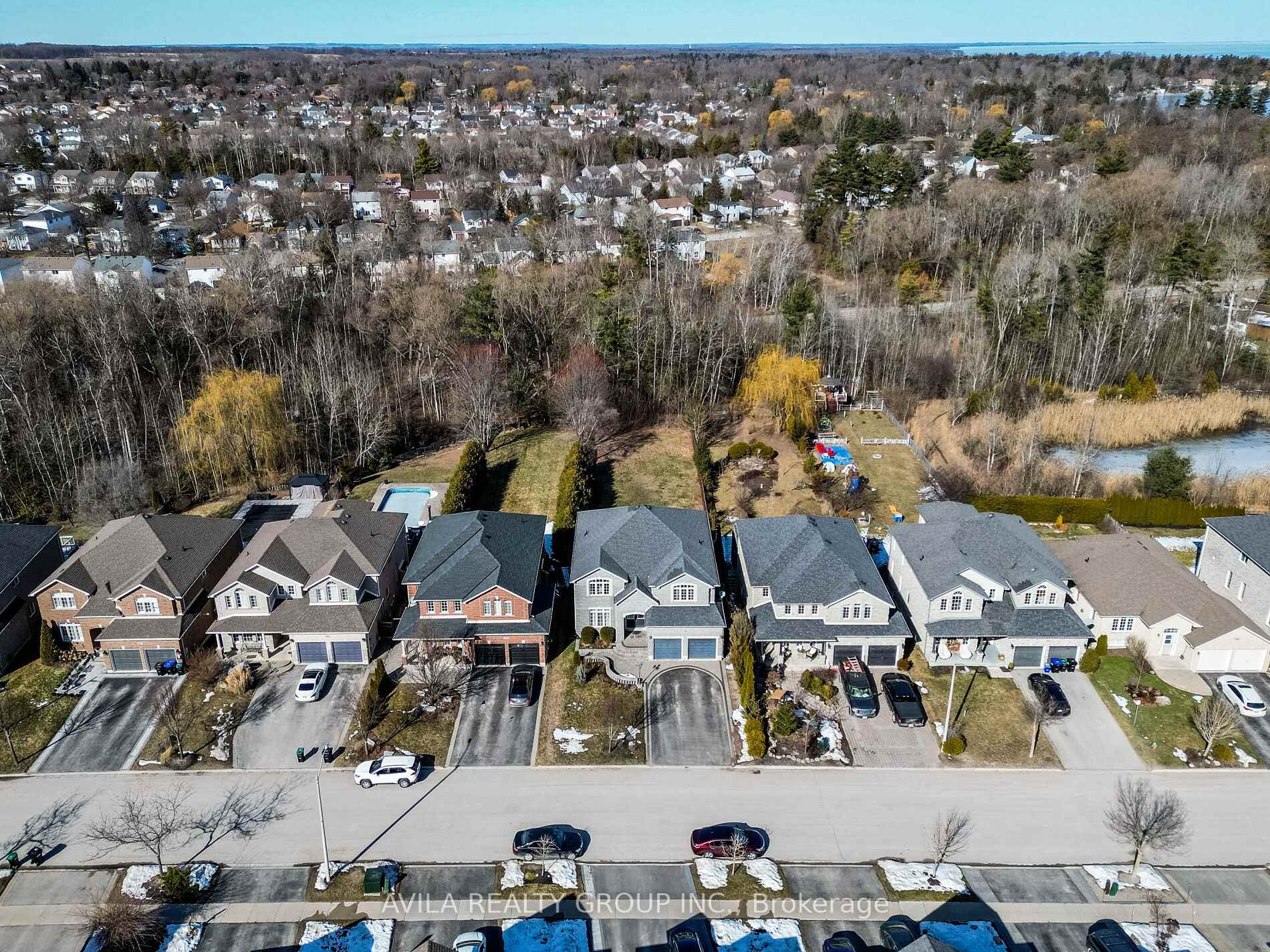 Photo 2 of 950 Booth Avenue, Innisfil, Alcona — HOMEH