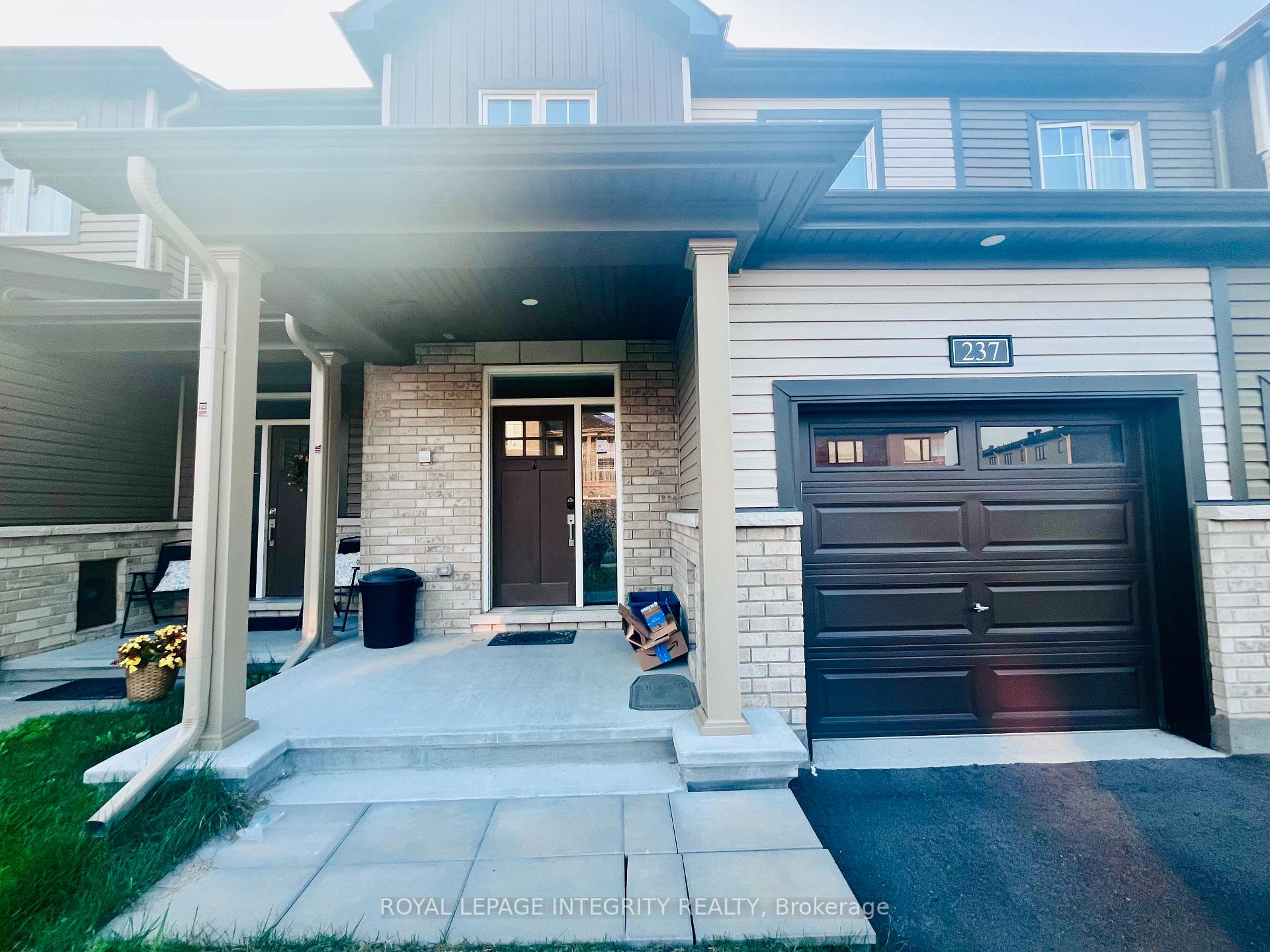 Photo 2 of 237 Calvington Avenue, Ottawa, Kanata - Kanata Lakes/Heritage Hills — HOMEH
