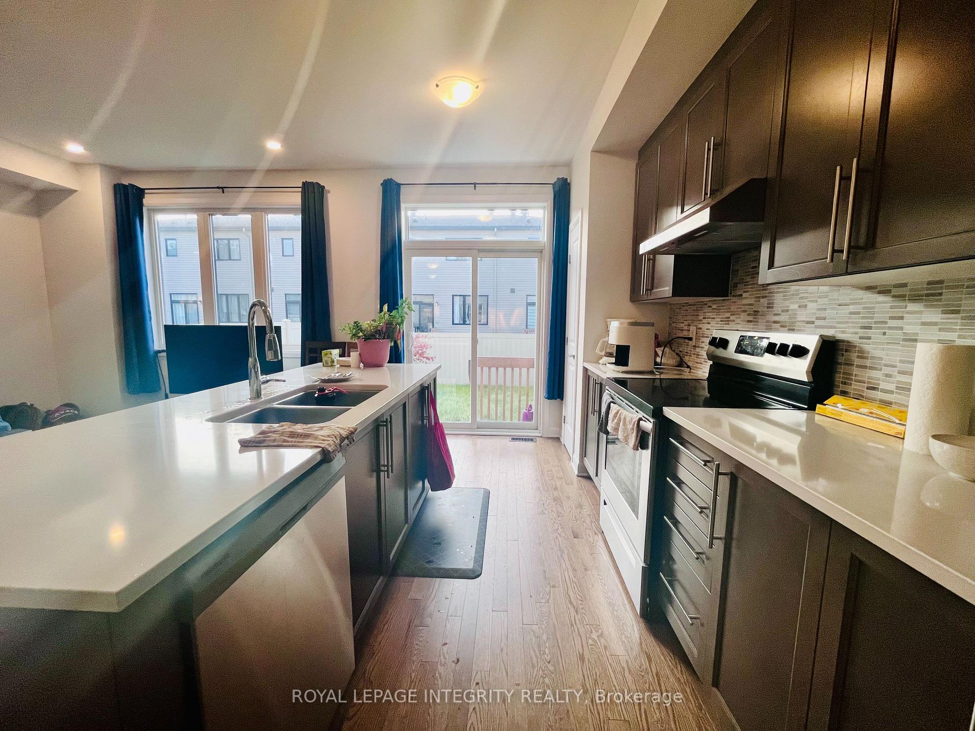 Photo 7 of 237 Calvington Avenue, Ottawa, Kanata - Kanata Lakes/Heritage Hills — HOMEH