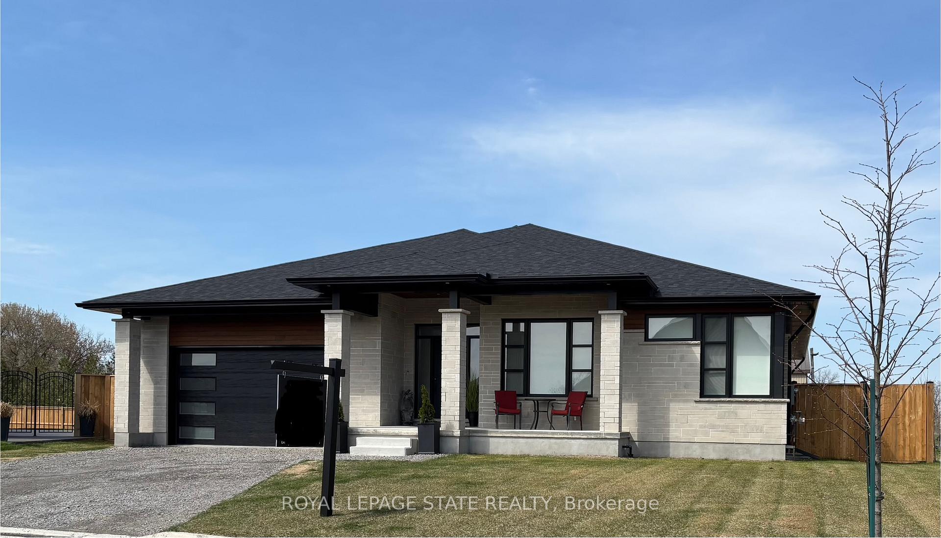 Front of 3642 Vosburgh Place