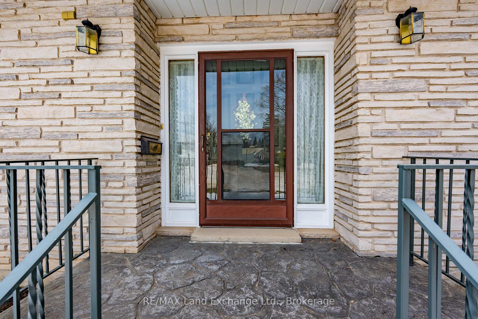 Photo 4 of 426 Wall Street, Kincardine — HOMEH