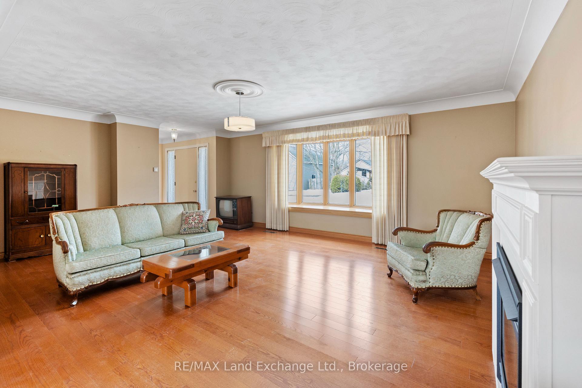 Photo 5 of 426 Wall Street, Kincardine — HOMEH