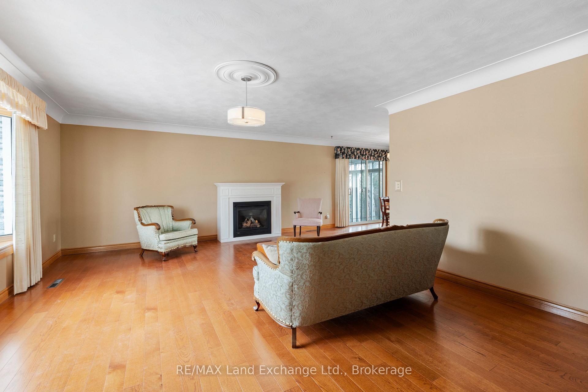 Photo 7 of 426 Wall Street, Kincardine — HOMEH