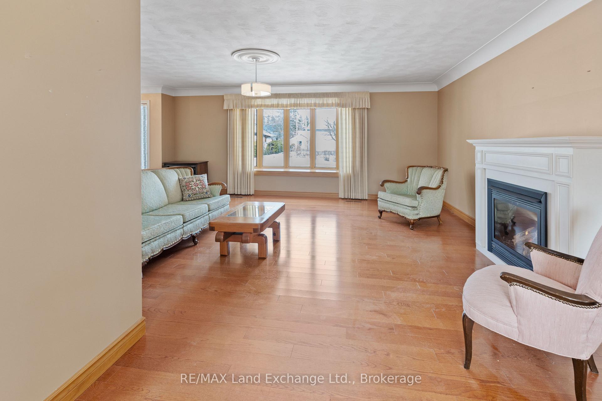 Photo 11 of 426 Wall Street, Kincardine — HOMEH