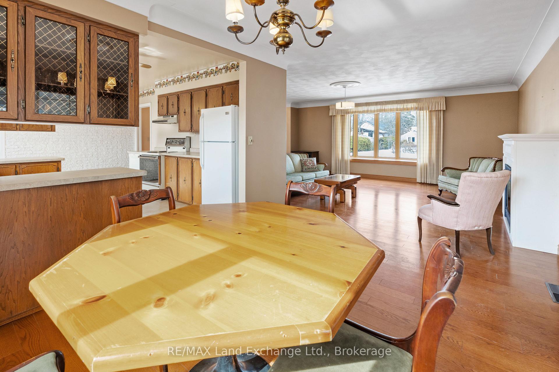 Photo 12 of 426 Wall Street, Kincardine — HOMEH